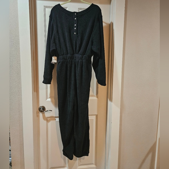 Free People Keepin It Real Jumpsuit Long Sleeve Scoop Neck Button Back Black NWT - Picture 13 of 16